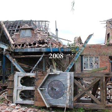 IMG_StableStory_2008TowerCollaped